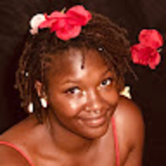 Meet your Posher, Aaliyah - Picture 1 of 1